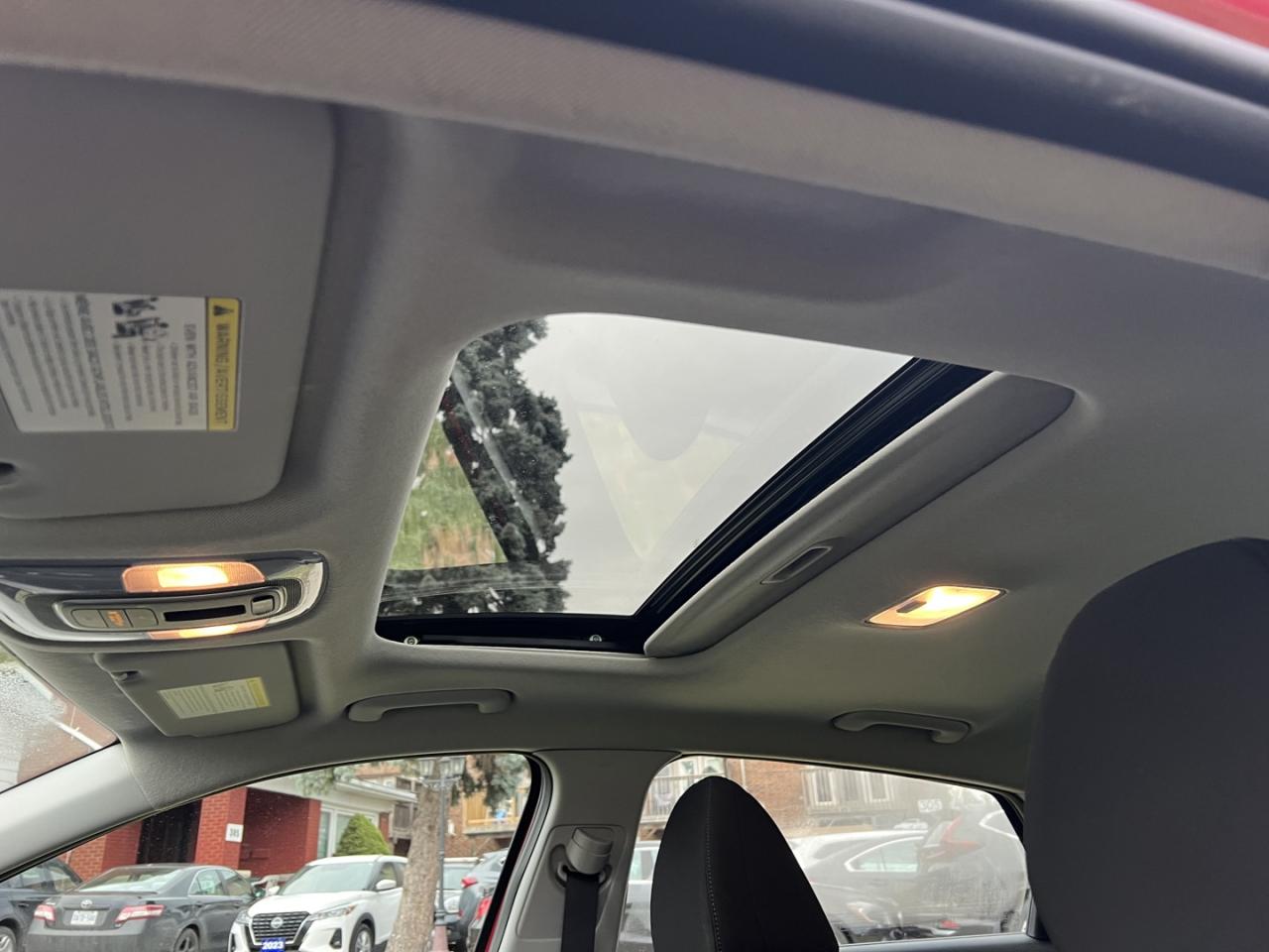 2022 Hyundai Elantra Preferred w/Sun & Tech Package *ONE OWNER / Clean Carfax - Photo #10