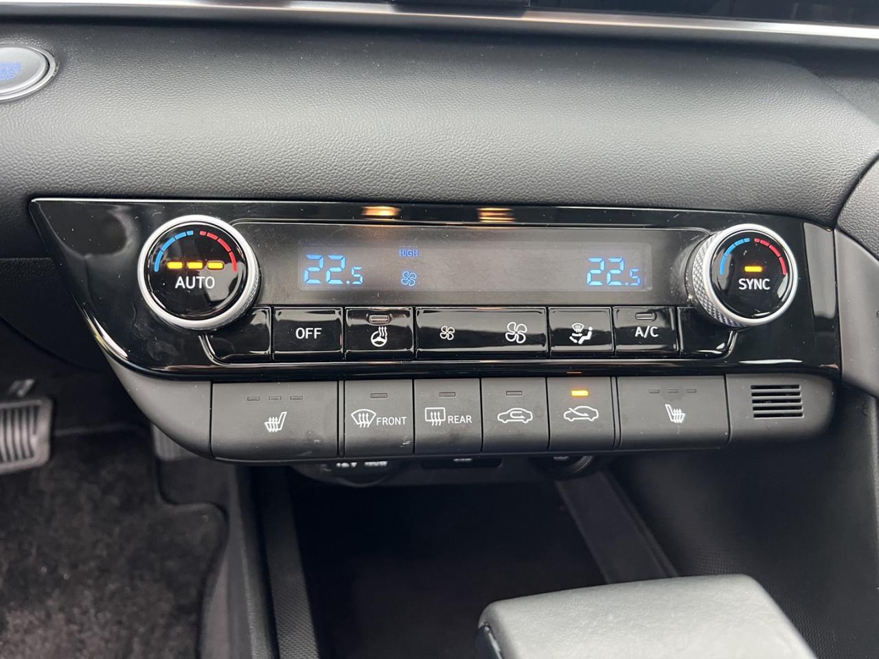 2022 Hyundai Elantra Preferred w/Sun & Tech Package *ONE OWNER / Clean Carfax - Photo #12