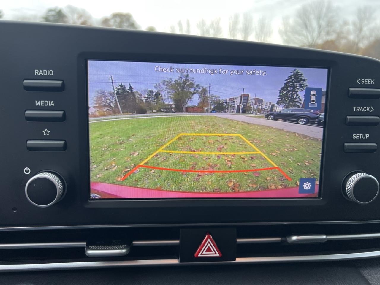 2022 Hyundai Elantra Preferred w/Sun & Tech Package *ONE OWNER / Clean Carfax - Photo #16