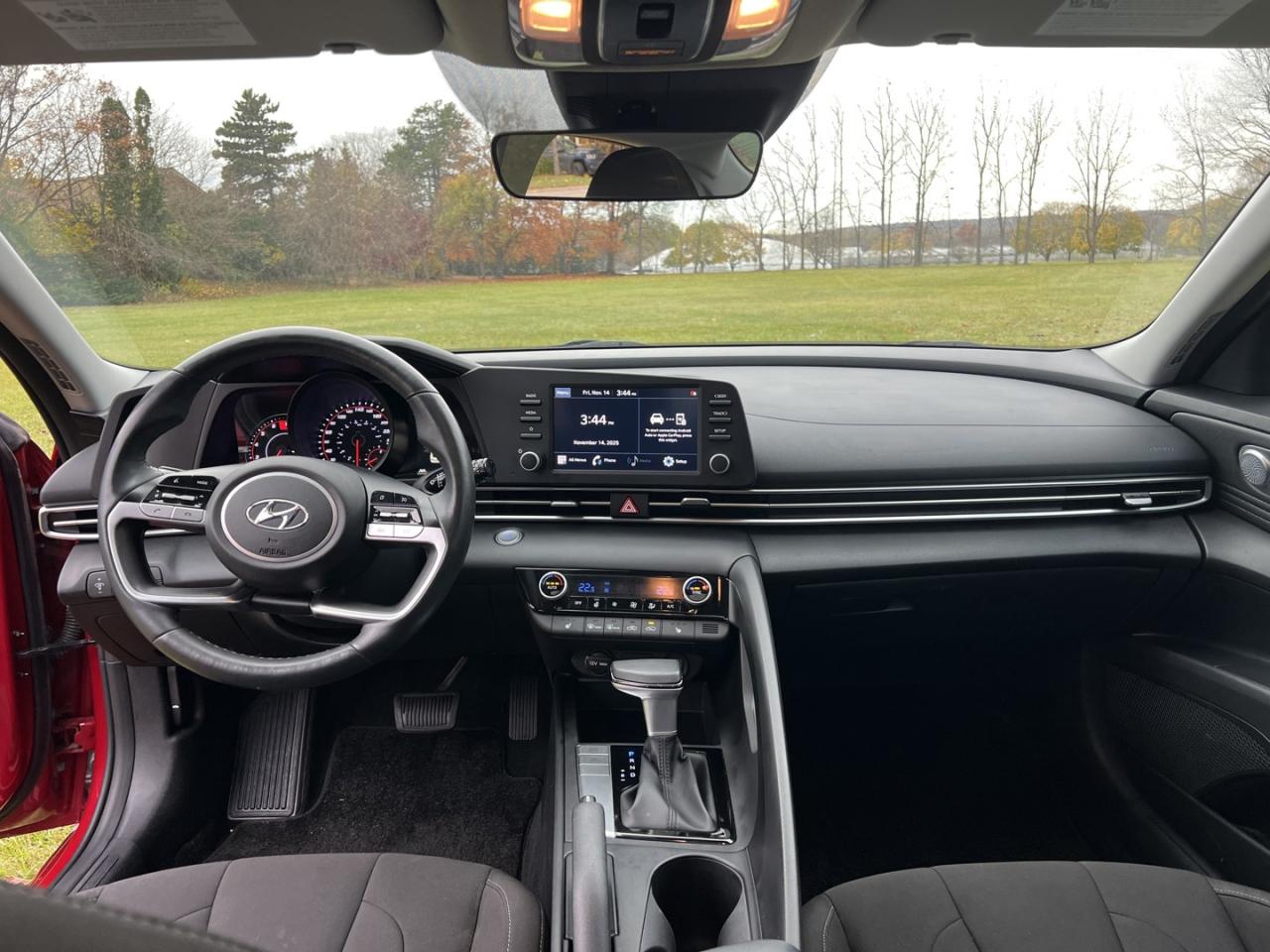 2022 Hyundai Elantra Preferred w/Sun & Tech Package *ONE OWNER / Clean Carfax - Photo #17