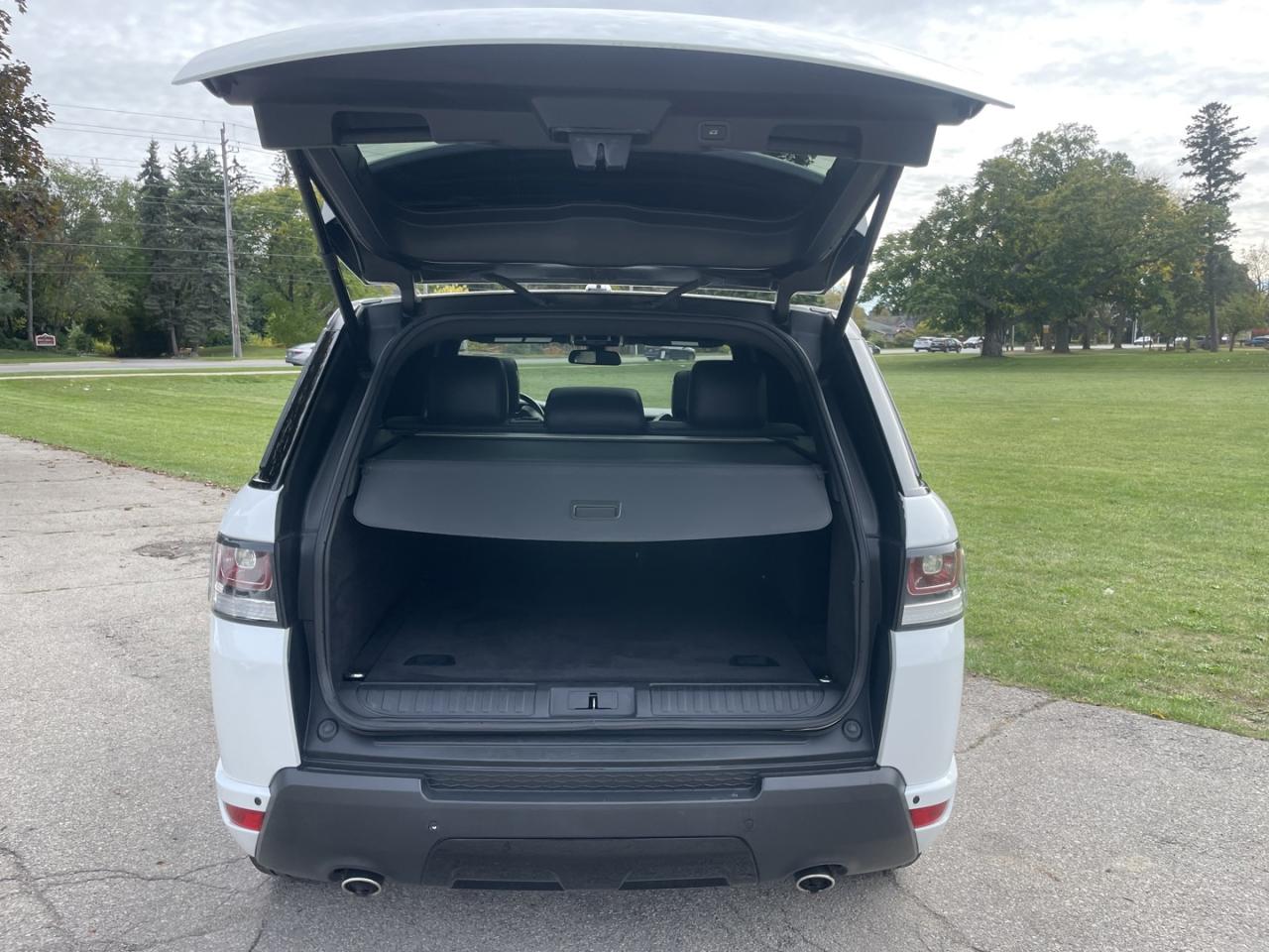 2016 Land Rover Range Rover Sport Td6 HSE * Dealer Serviced / Clean Carfax - Photo #9