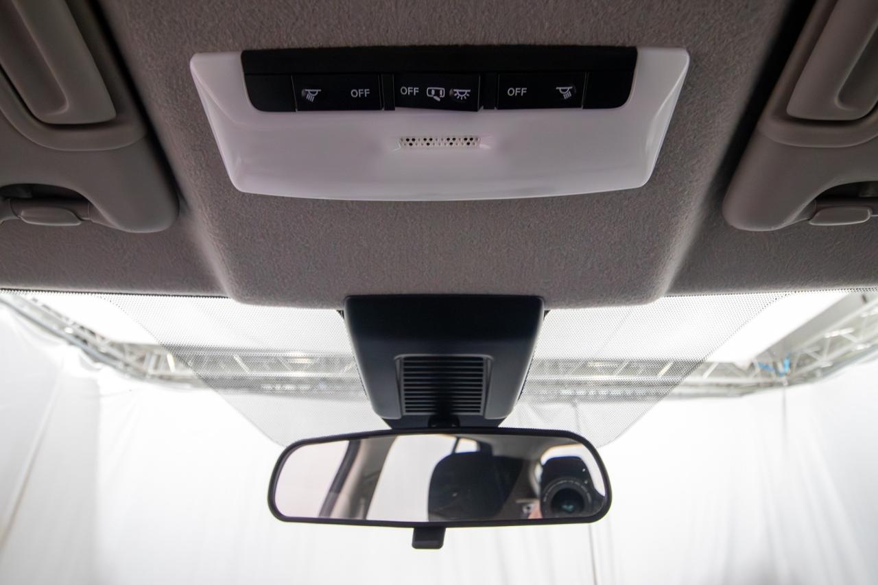 2024 Nissan Kicks SV Photo5