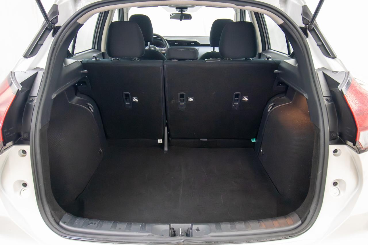 2024 Nissan Kicks SV Photo5