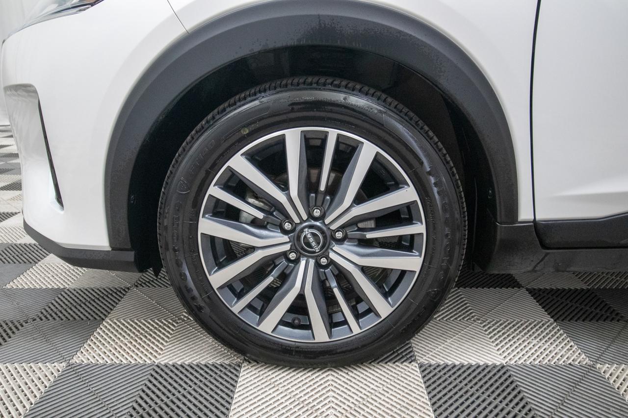 2024 Nissan Kicks SV Photo5