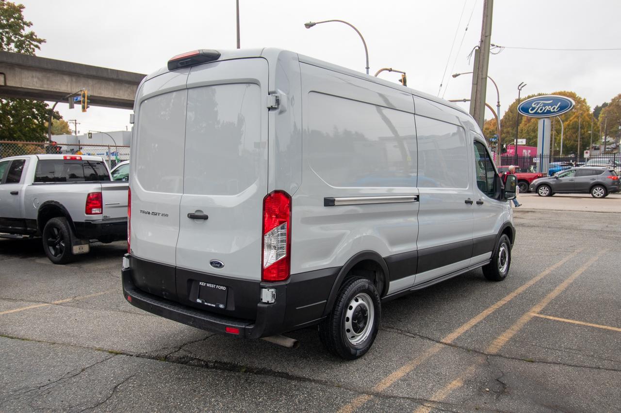 2021 Ford Transit T-250 148" MED RF 9070 GVWR RWD Photo5
