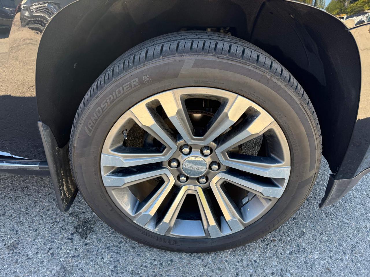 2020 GMC Yukon 4WD 4dr Denali-full loaded Photo