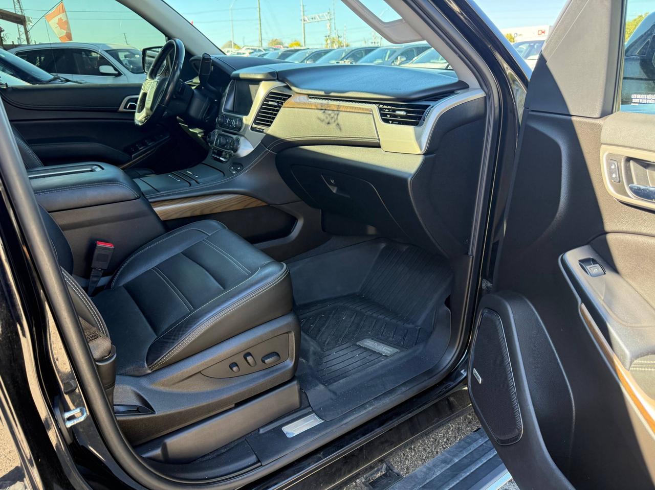 2020 GMC Yukon 4WD 4dr Denali-full loaded Photo
