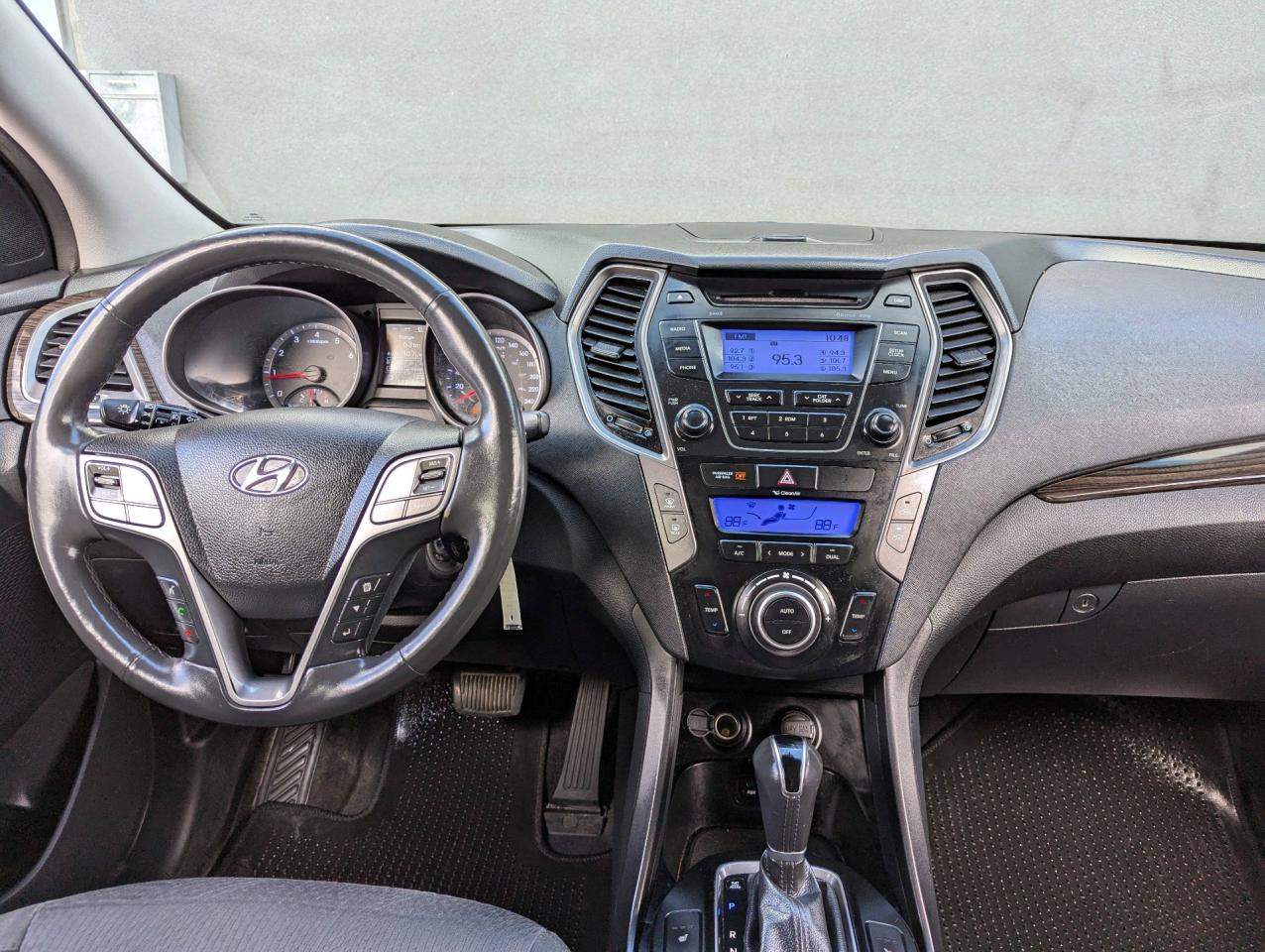 2016 Hyundai Santa Fe Sport FWD 4dr 2.4L SPORT Photo4