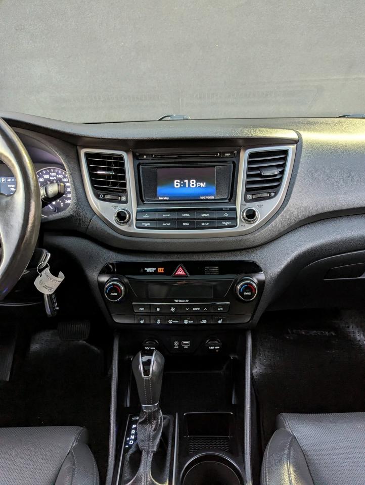 2017 Hyundai Tucson AWD 4dr 2.0L SE LIMITED Photo