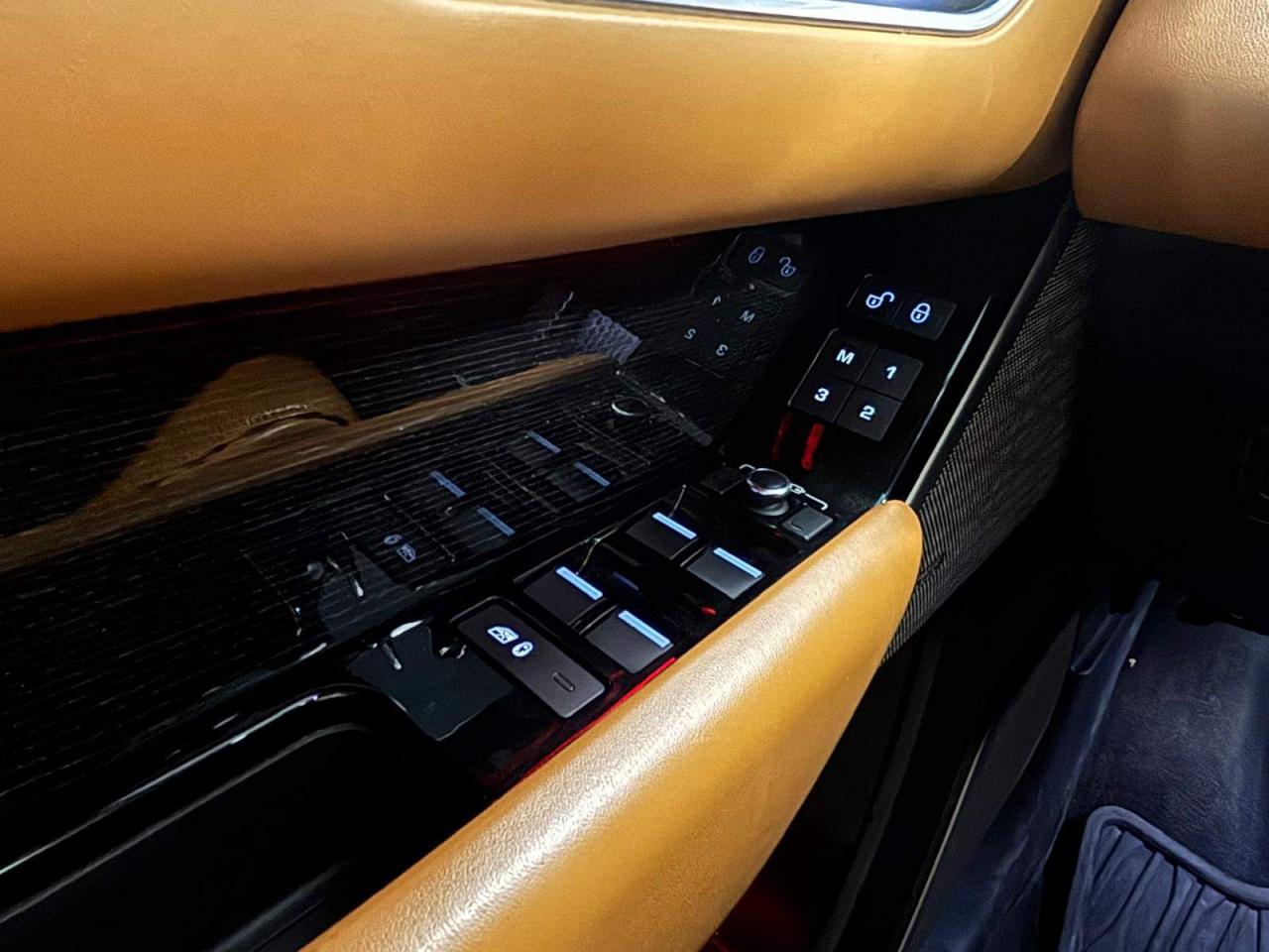 2019 Land Rover Range Rover Velar D180 R-Dynamic SE Photo