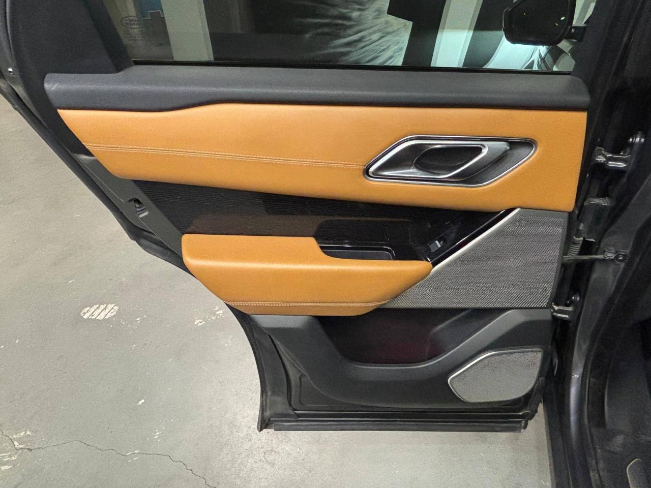 2019 Land Rover Range Rover Velar D180 R-Dynamic SE $0 % DOWN FINANCE OAC Photo