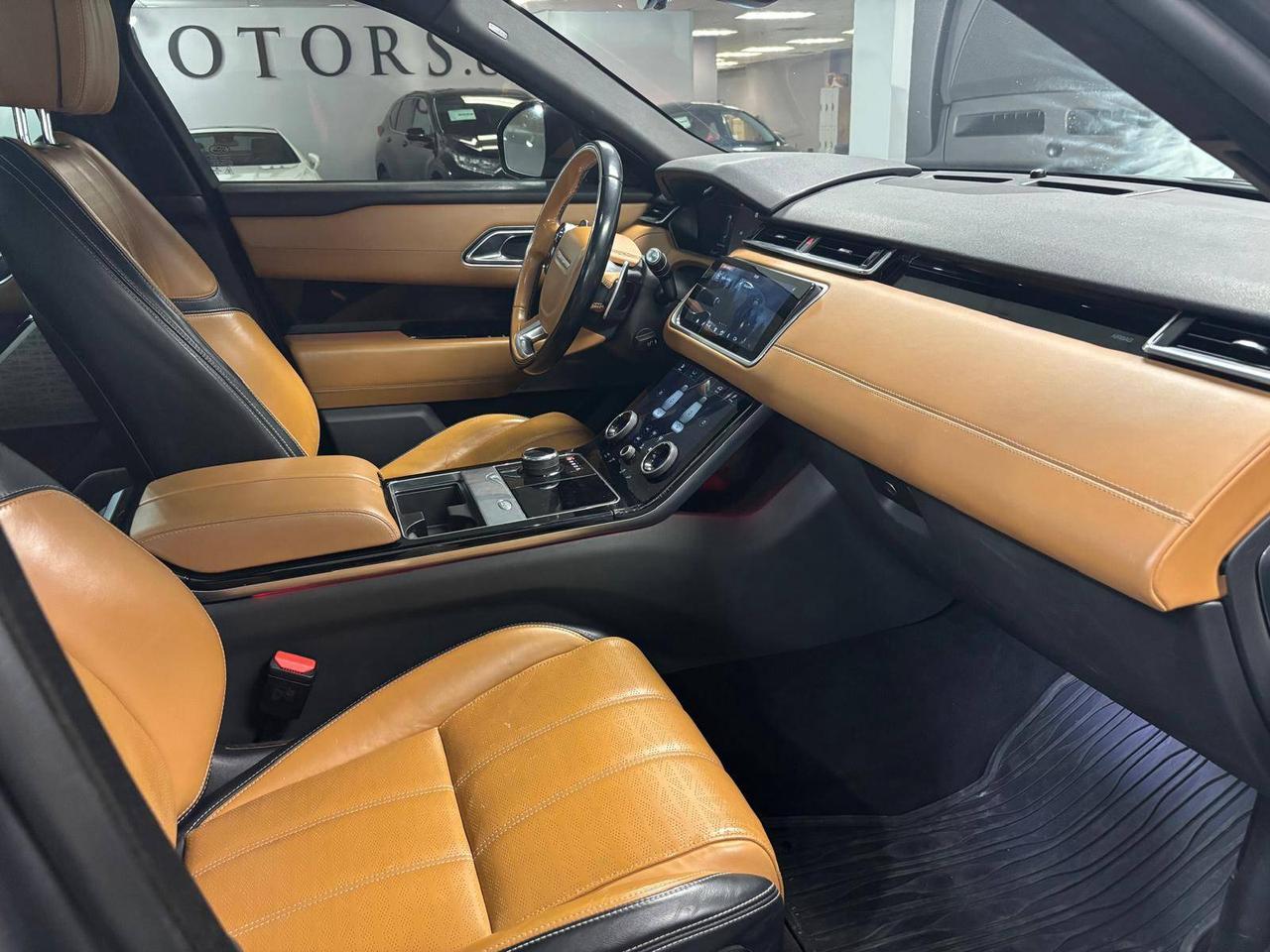 2019 Land Rover Range Rover Velar D180 R-Dynamic SE $0 % DOWN FINANCE OAC Photo