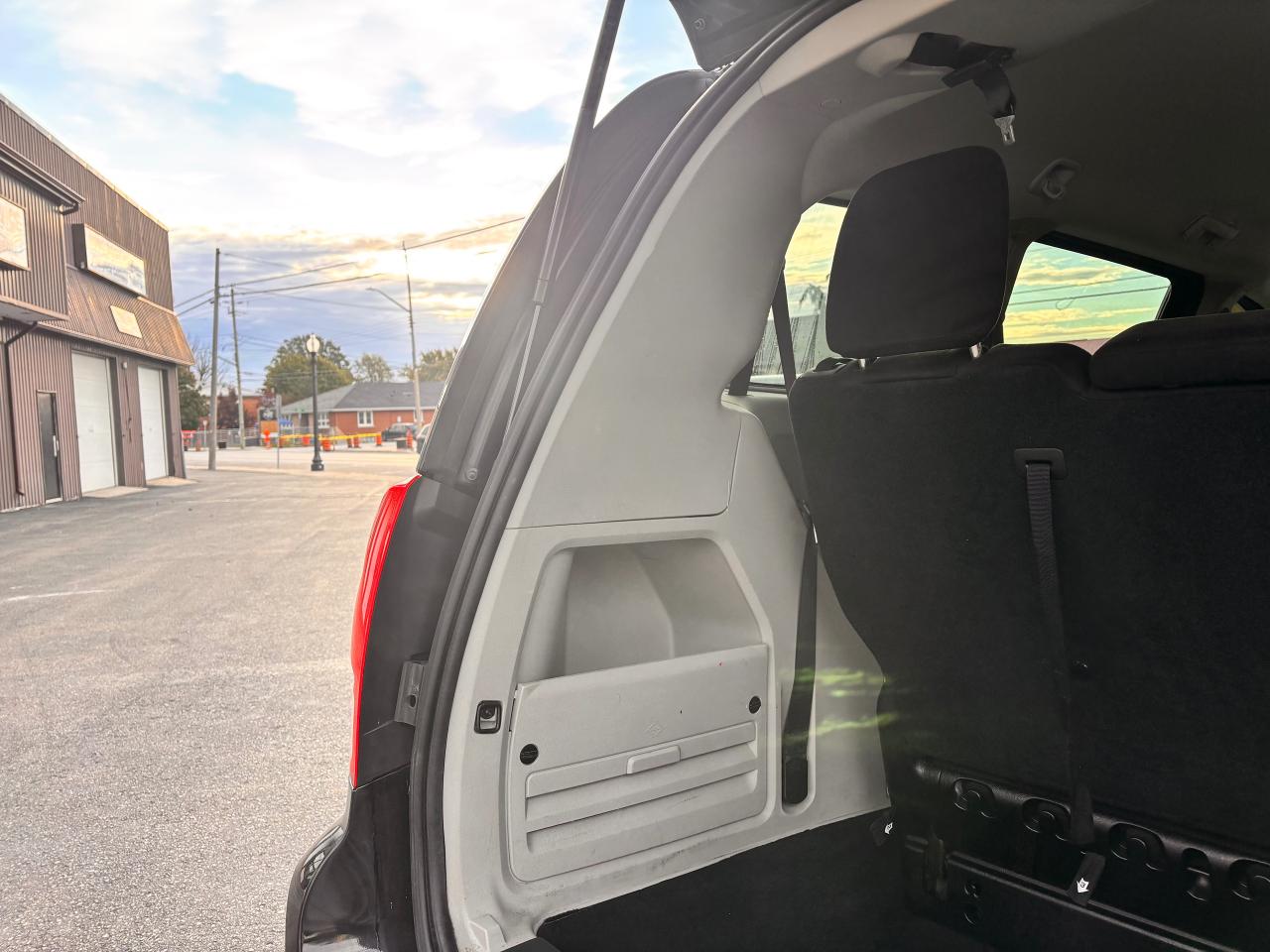 2012 Dodge Grand Caravan GREAT BUY!, DUAL CLIMATE! COMES SAFETY CERTIFIED!