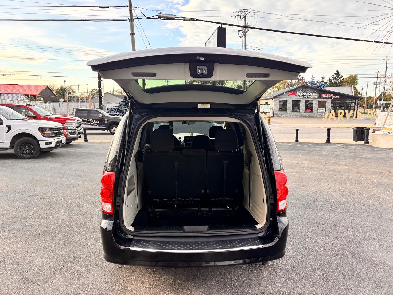 2012 Dodge Grand Caravan GREAT BUY!, DUAL CLIMATE! COMES SAFETY CERTIFIED!