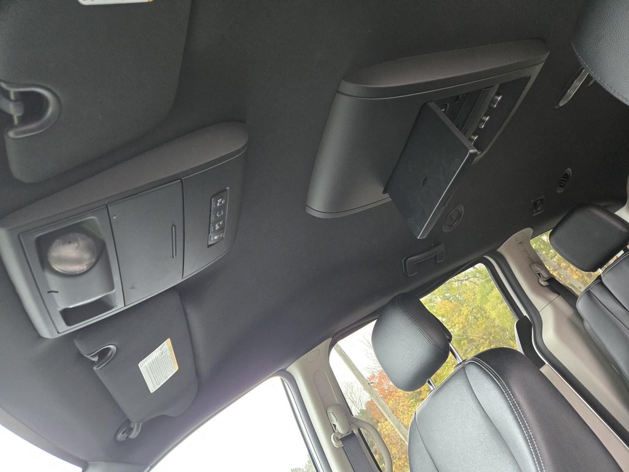 2014 Dodge Grand Caravan 30th Anniversary - Photo #12