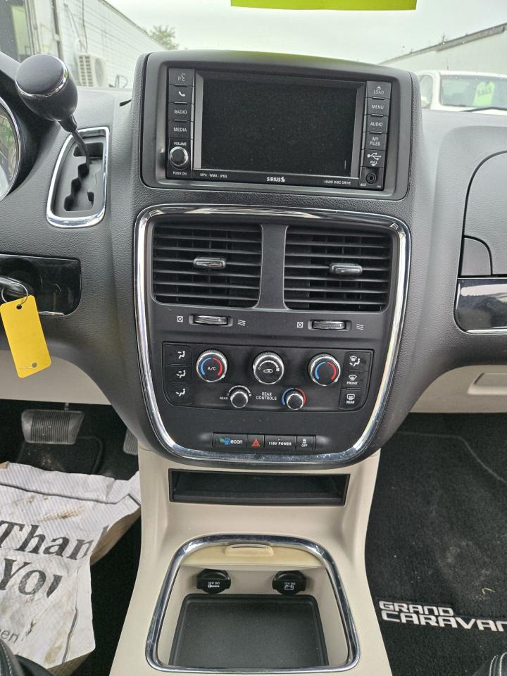 2014 Dodge Grand Caravan 30th Anniversary - Photo #16