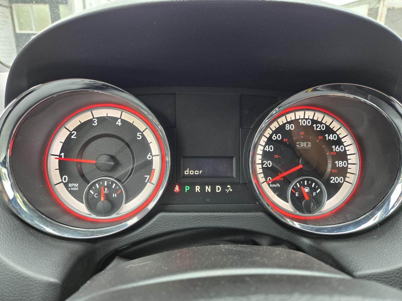 2014 Dodge Grand Caravan 30th Anniversary - Photo #17