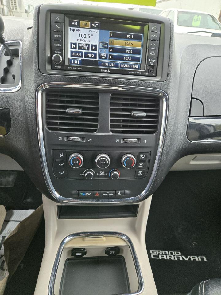 2014 Dodge Grand Caravan 30th Anniversary - Photo #19