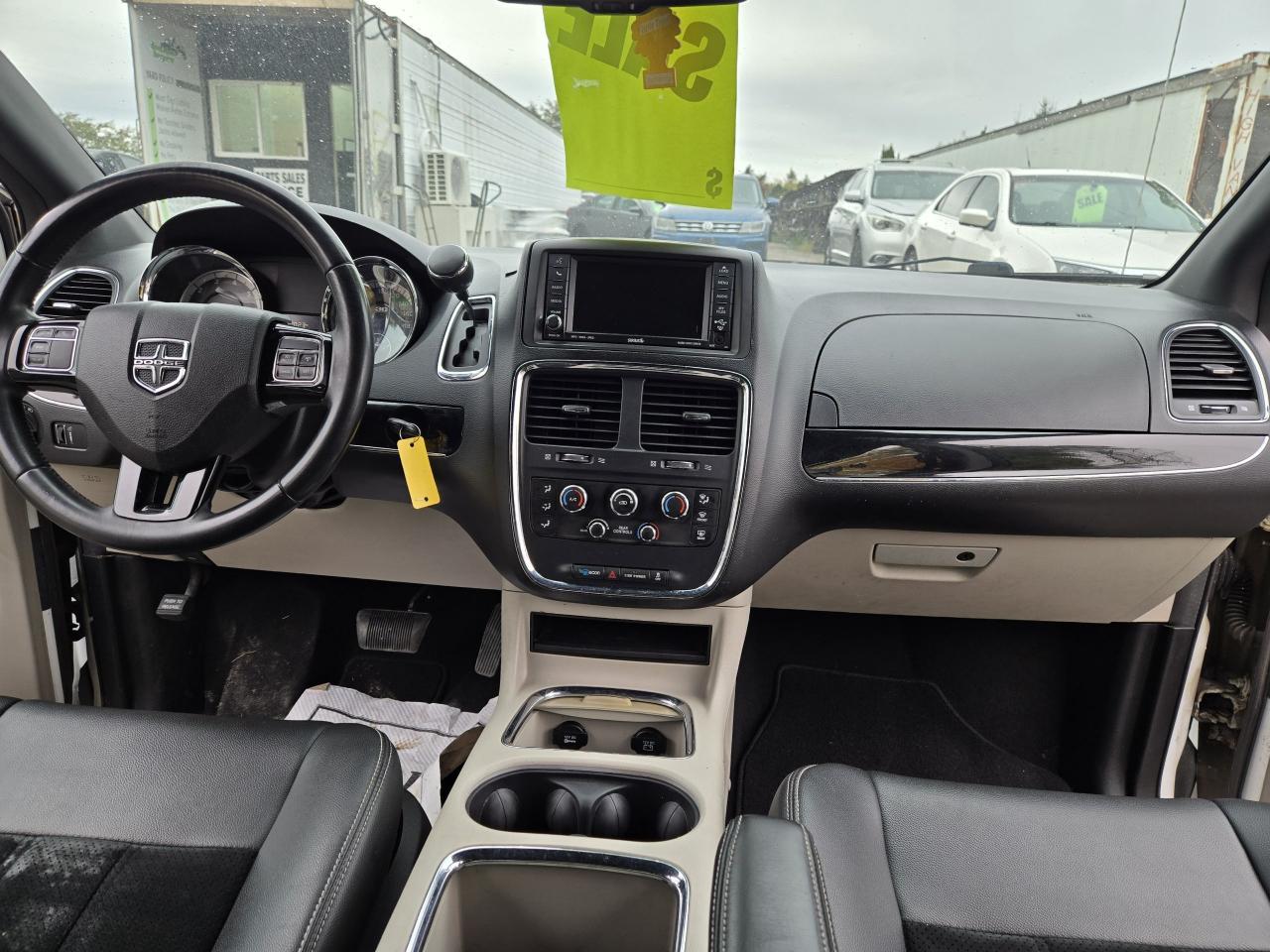 2014 Dodge Grand Caravan 30th Anniversary - Photo #15