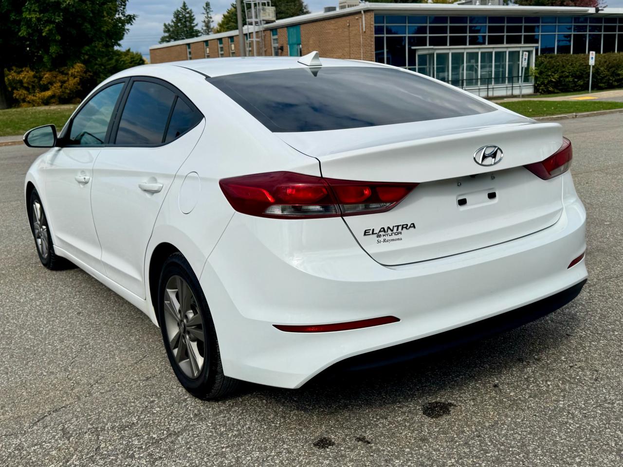 2017 Hyundai Elantra GL - No Accidents - Certified - Photo #4
