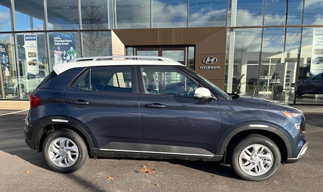 2026 Hyundai Venue Preferred Two-Tone Photo