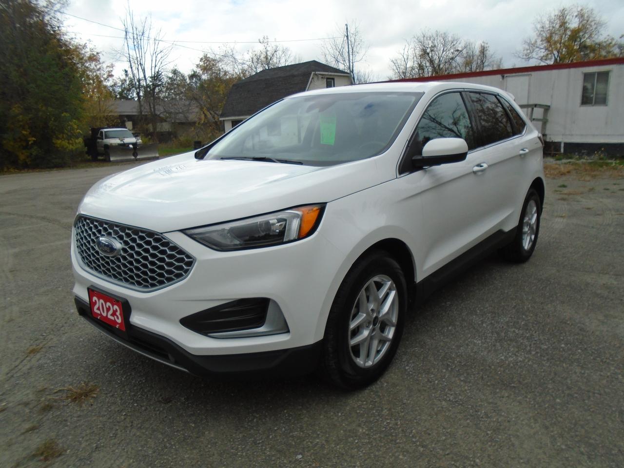 2023 Ford Edge SEL Photo2
