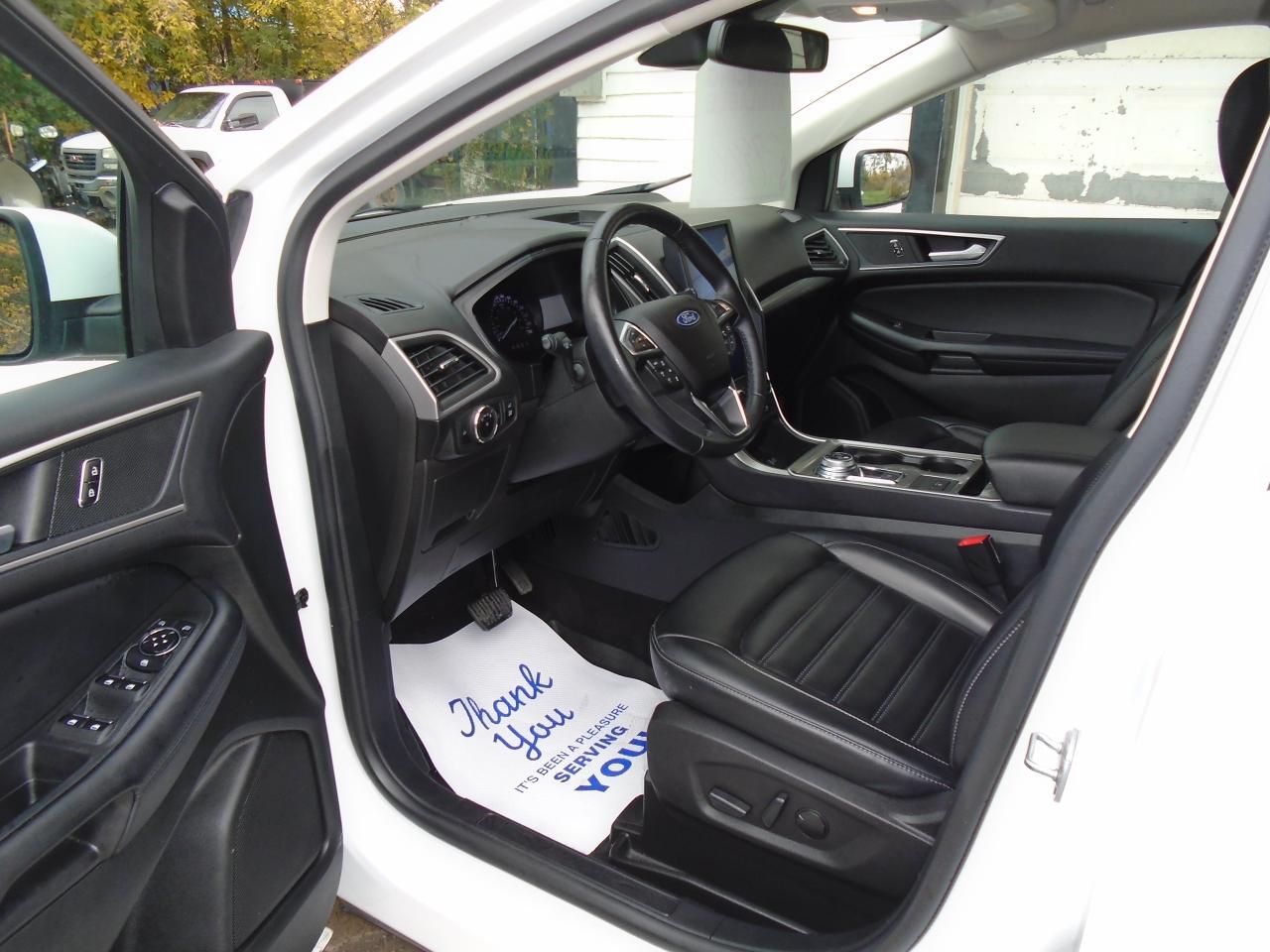 2023 Ford Edge SEL Photo4