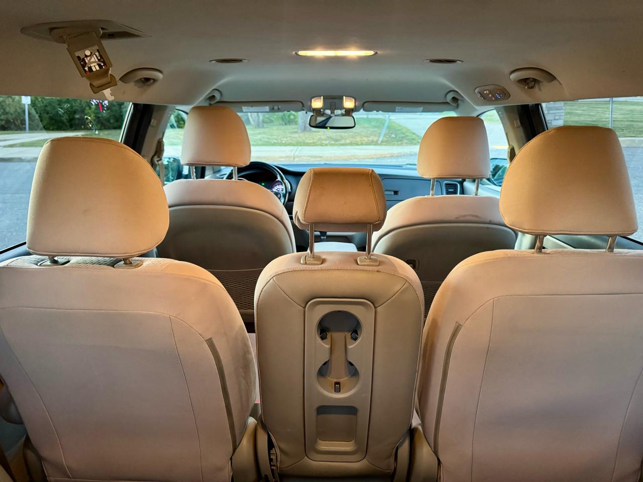 2017 Kia Sedona LX - 8 Passenger - Photo #19