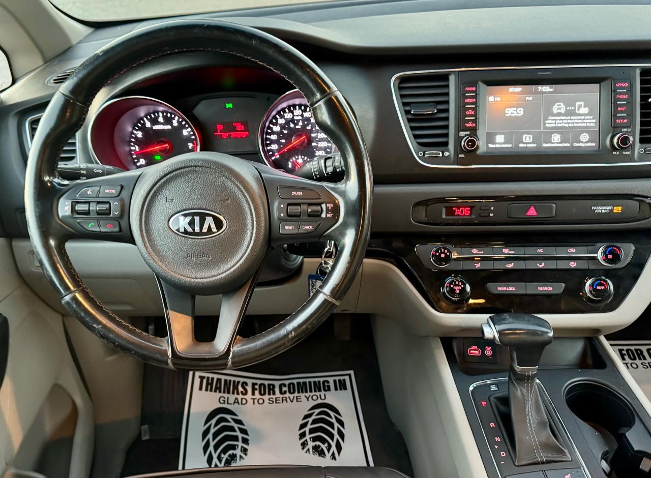 2017 Kia Sedona LX - 8 Passenger - Photo #9