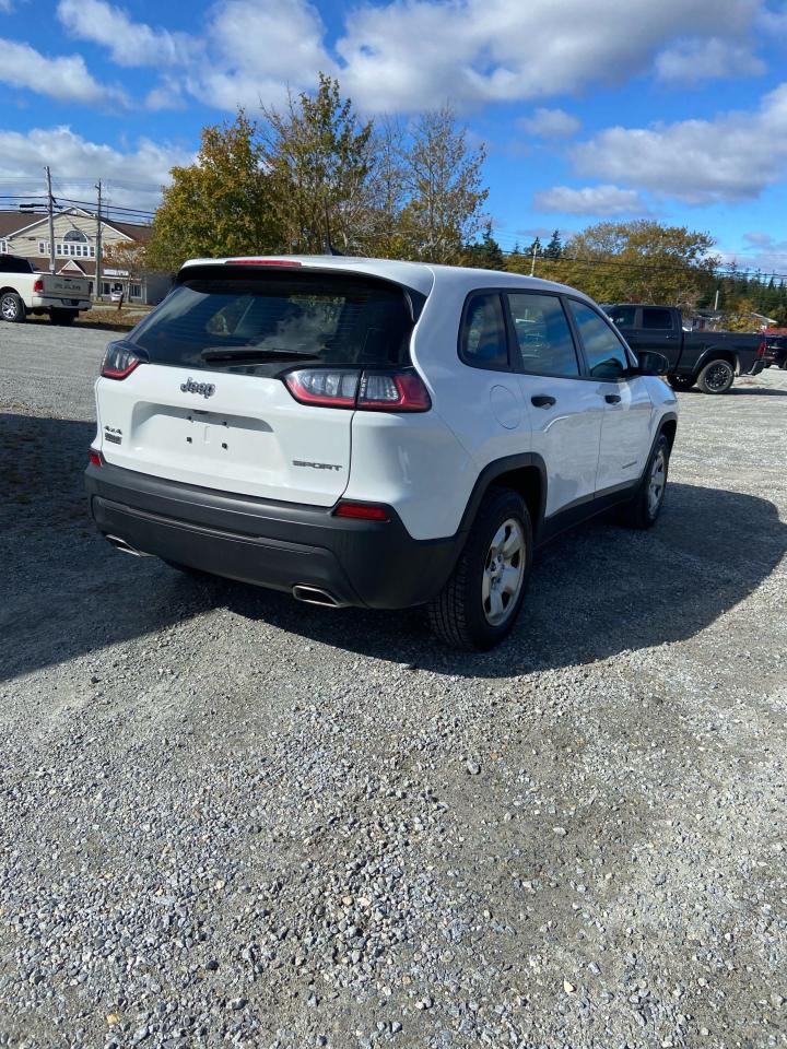 2020 Jeep Cherokee Sport Photo15