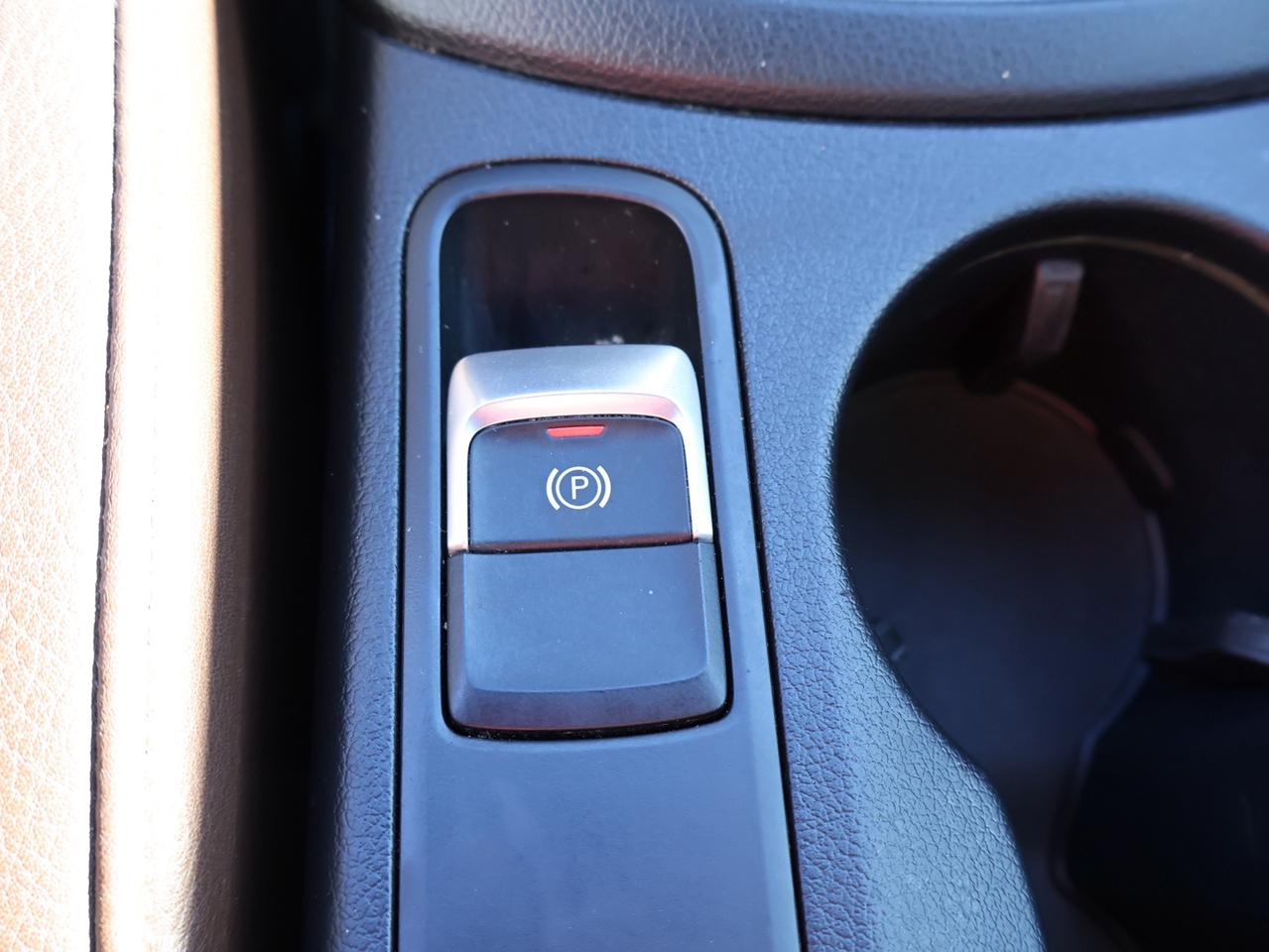 2016 Audi Q3 PROGRESSIV AWD CERTIFIED *AUDI MAINTAIN* BLUETOOTH LEATHER HEATED SEATS PANO ROOF CRUISE ALLOYS Photo