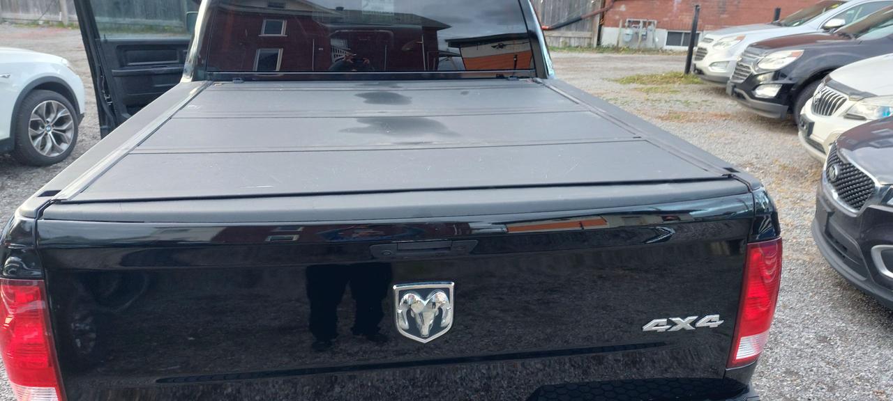 2018 RAM 1500 Crew Cab Hemi 5.7L Photo4