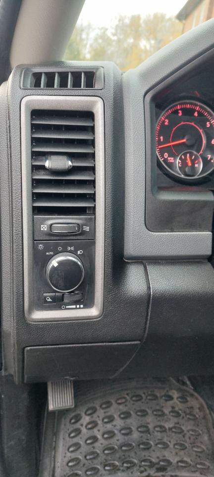 2018 RAM 1500 Crew Cab Hemi 5.7L - Photo #21