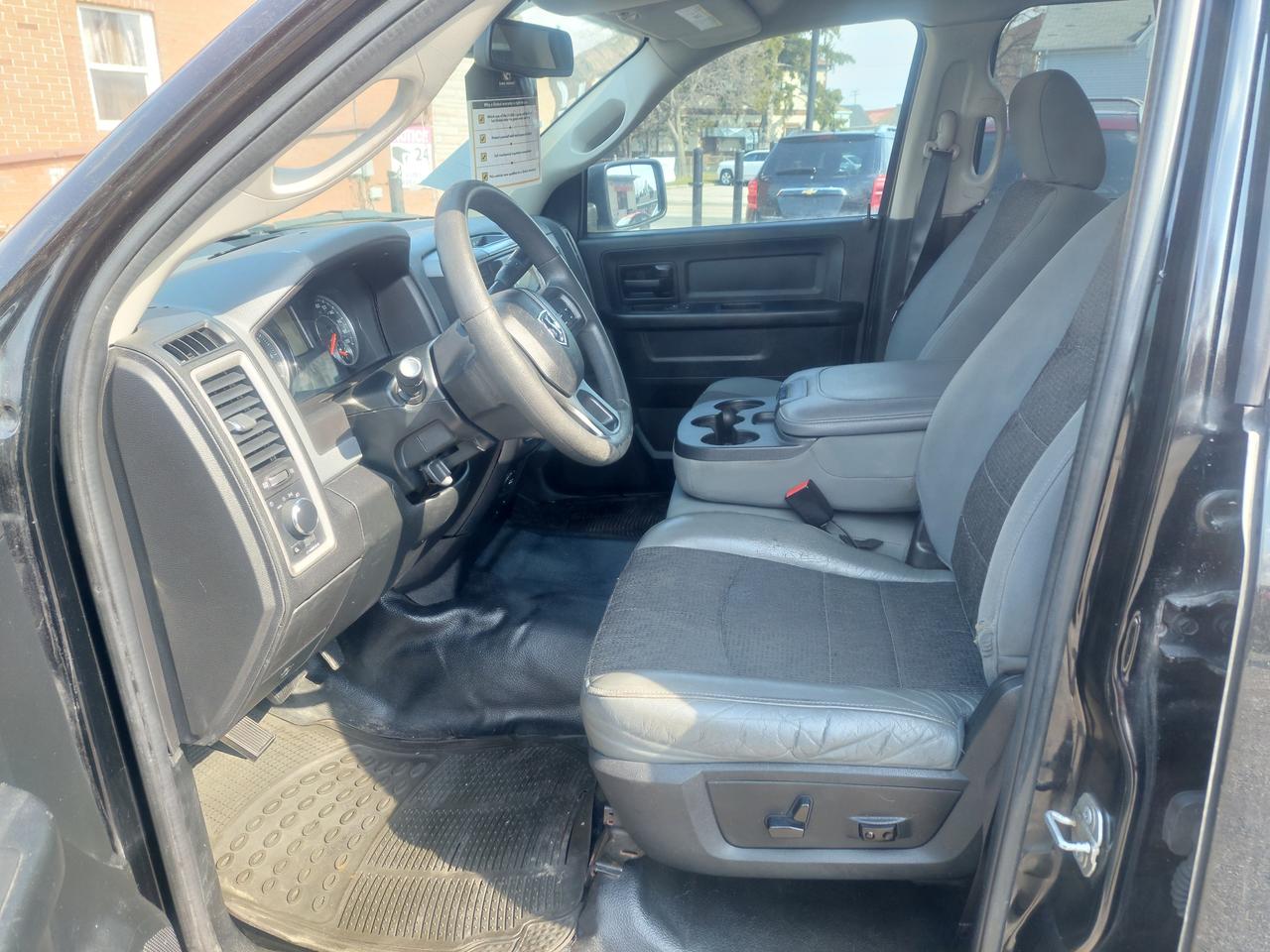 2018 RAM 1500 Crew Cab Hemi 5.7L Photo