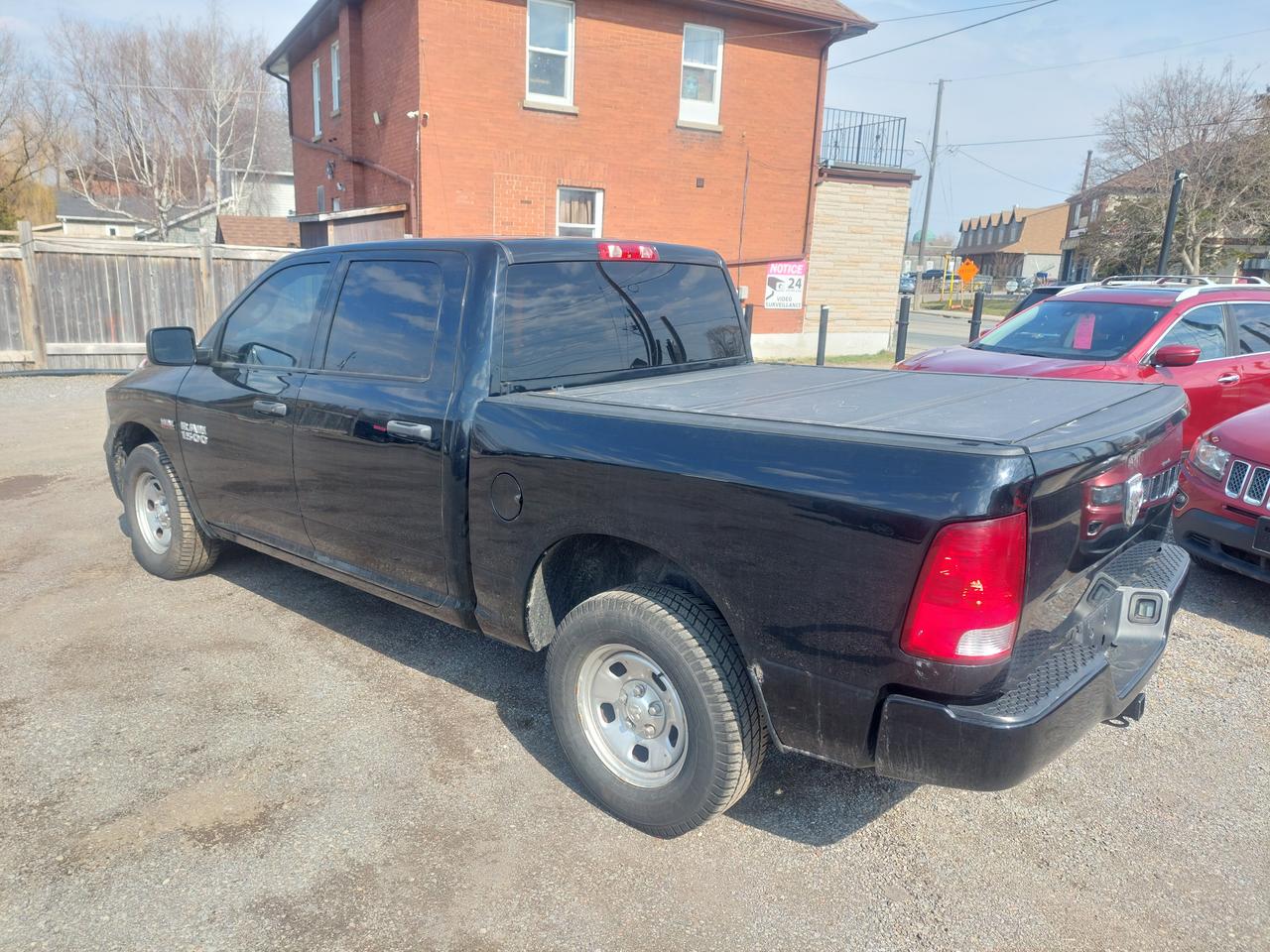 2018 RAM 1500 Crew Cab Hemi 5.7L Photo3