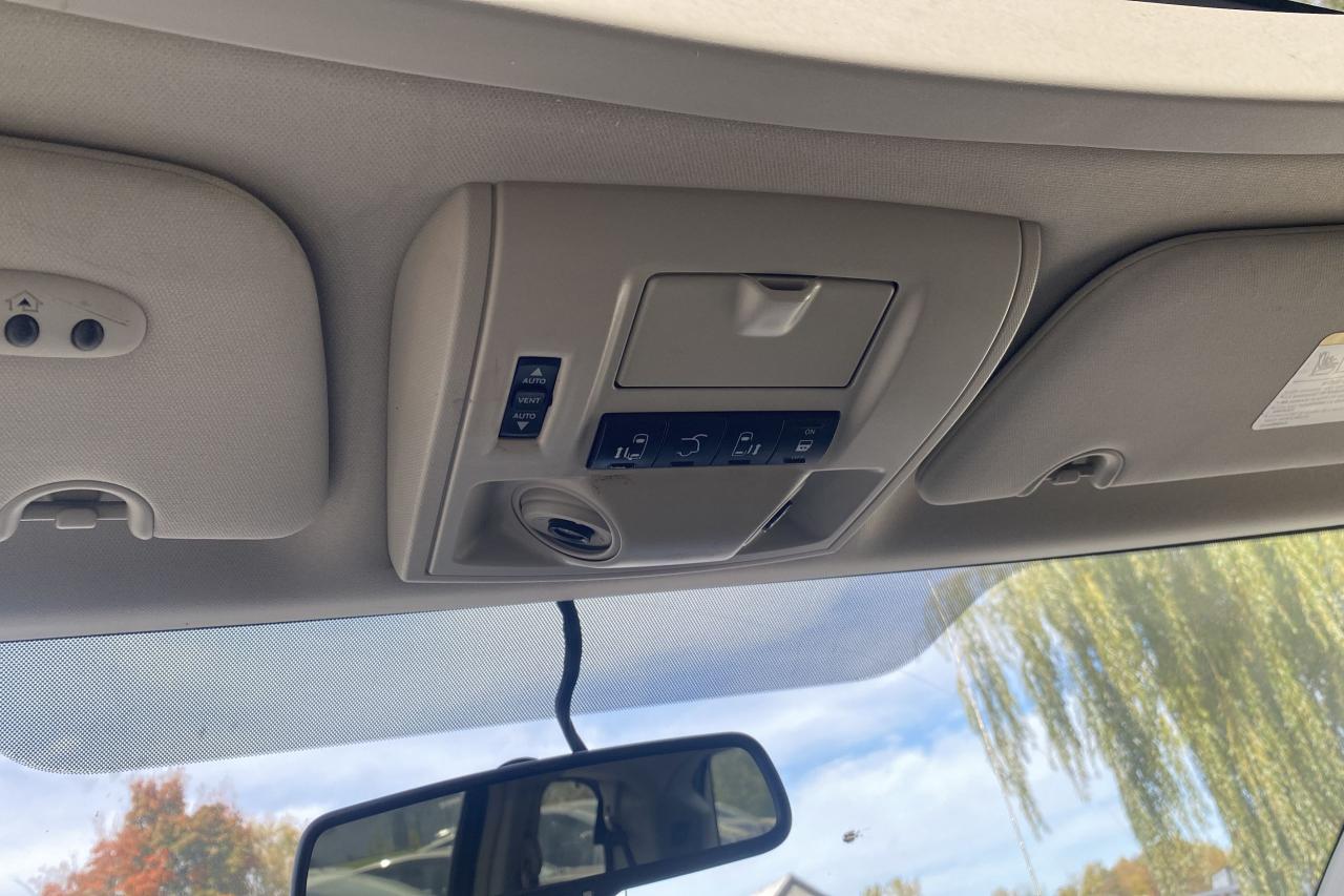 2012 Dodge Grand Caravan Crew Plus - Photo #12