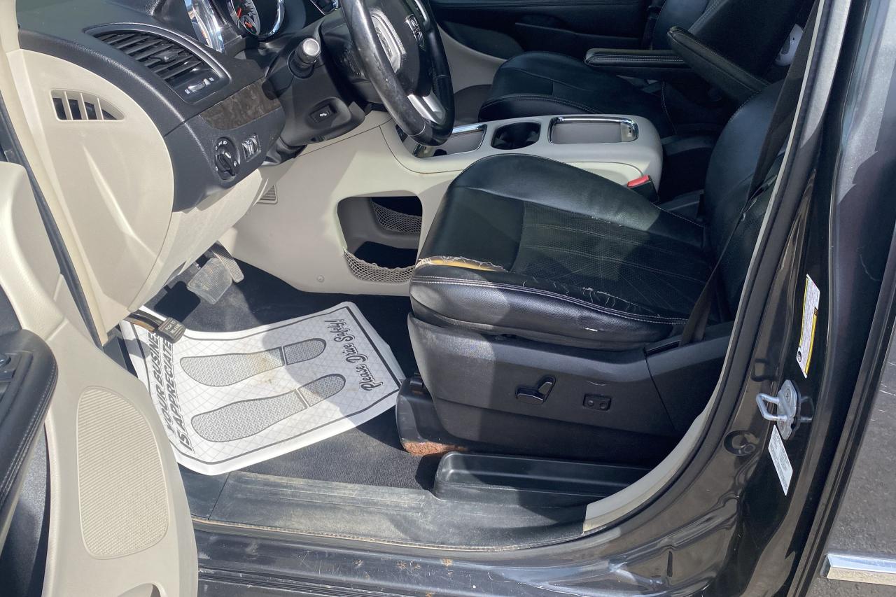 2012 Dodge Grand Caravan Crew Plus - Photo #17