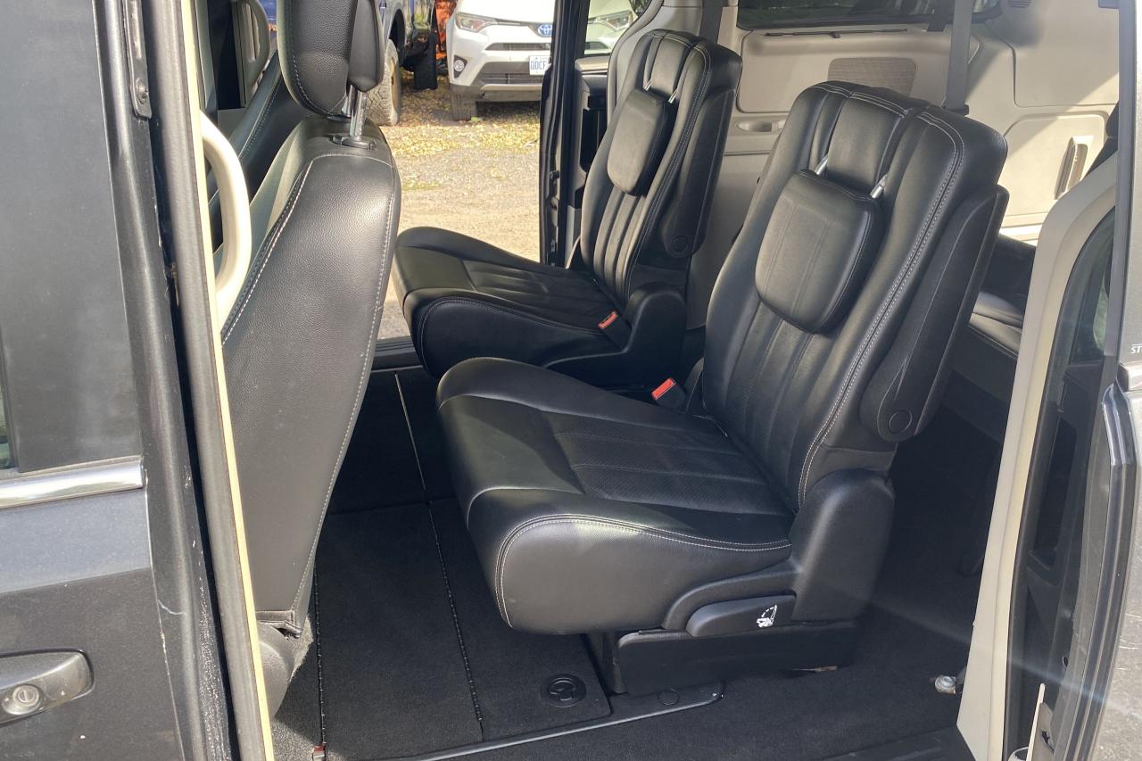 2012 Dodge Grand Caravan Crew Plus - Photo #22