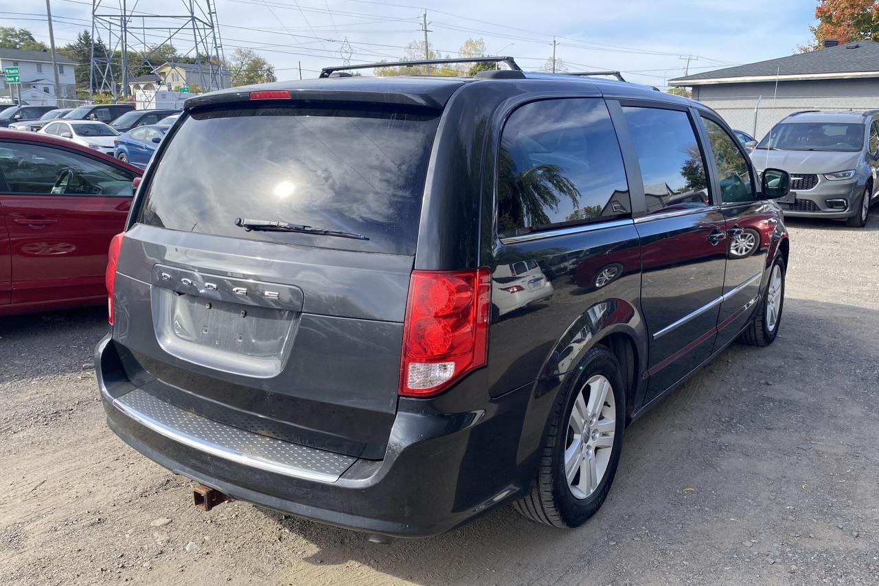 2012 Dodge Grand Caravan Crew Plus - Photo #4