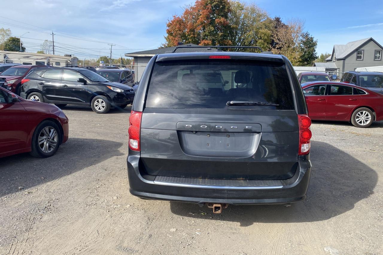 2012 Dodge Grand Caravan Crew Plus - Photo #5