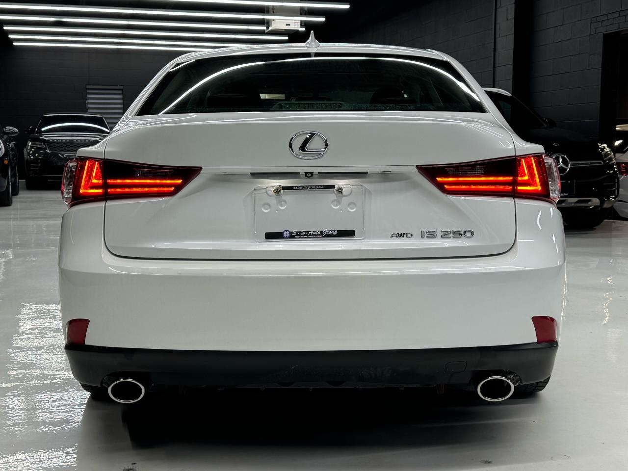 2015 Lexus IS 250 AWD|BACKUP|COOLED SEATS|SUNROOF|CLEAN CARFAX| - Photo #5