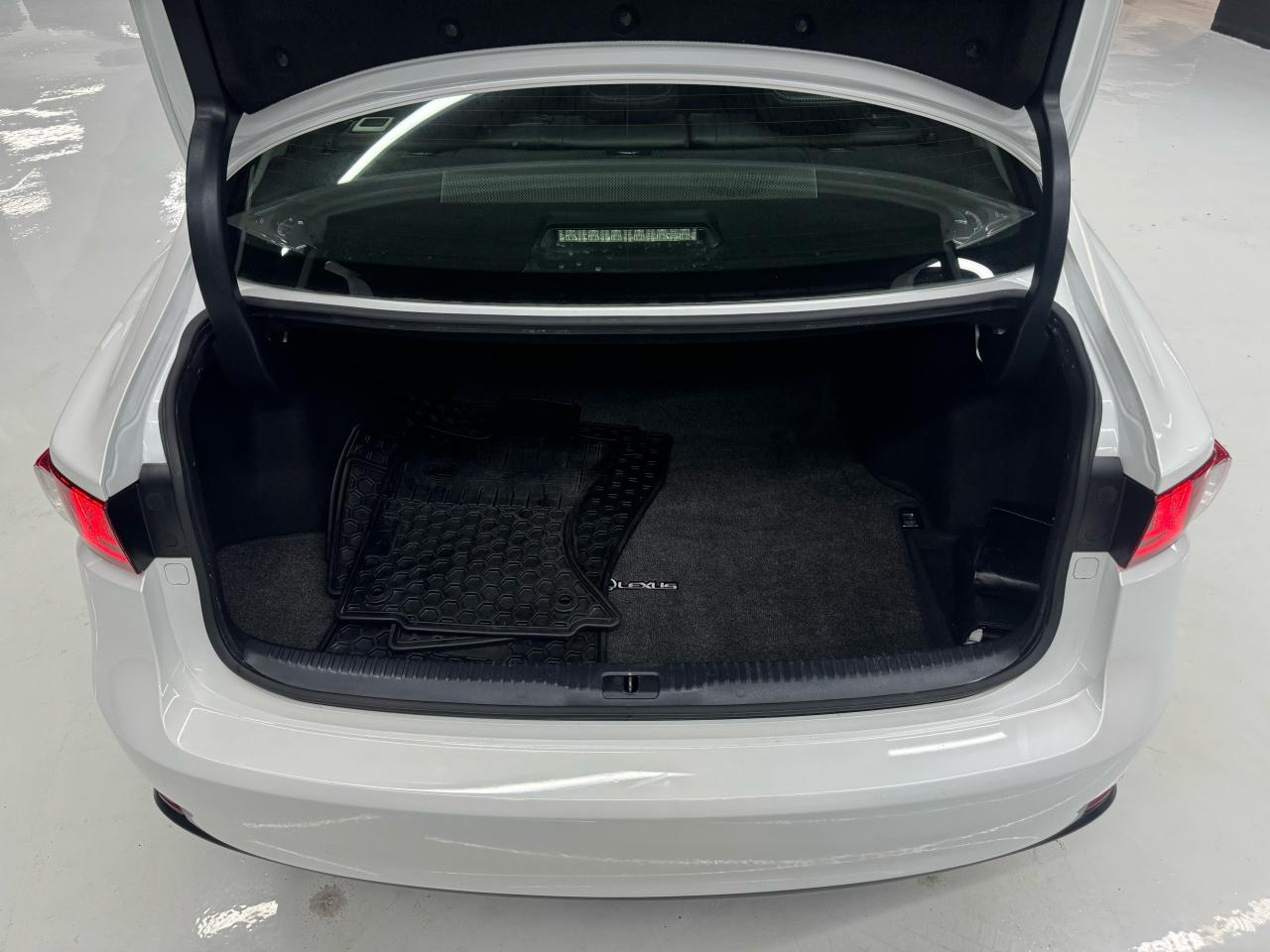 2015 Lexus IS 250 AWD|BACKUP|COOLED SEATS|SUNROOF|CLEAN CARFAX| - Photo #26