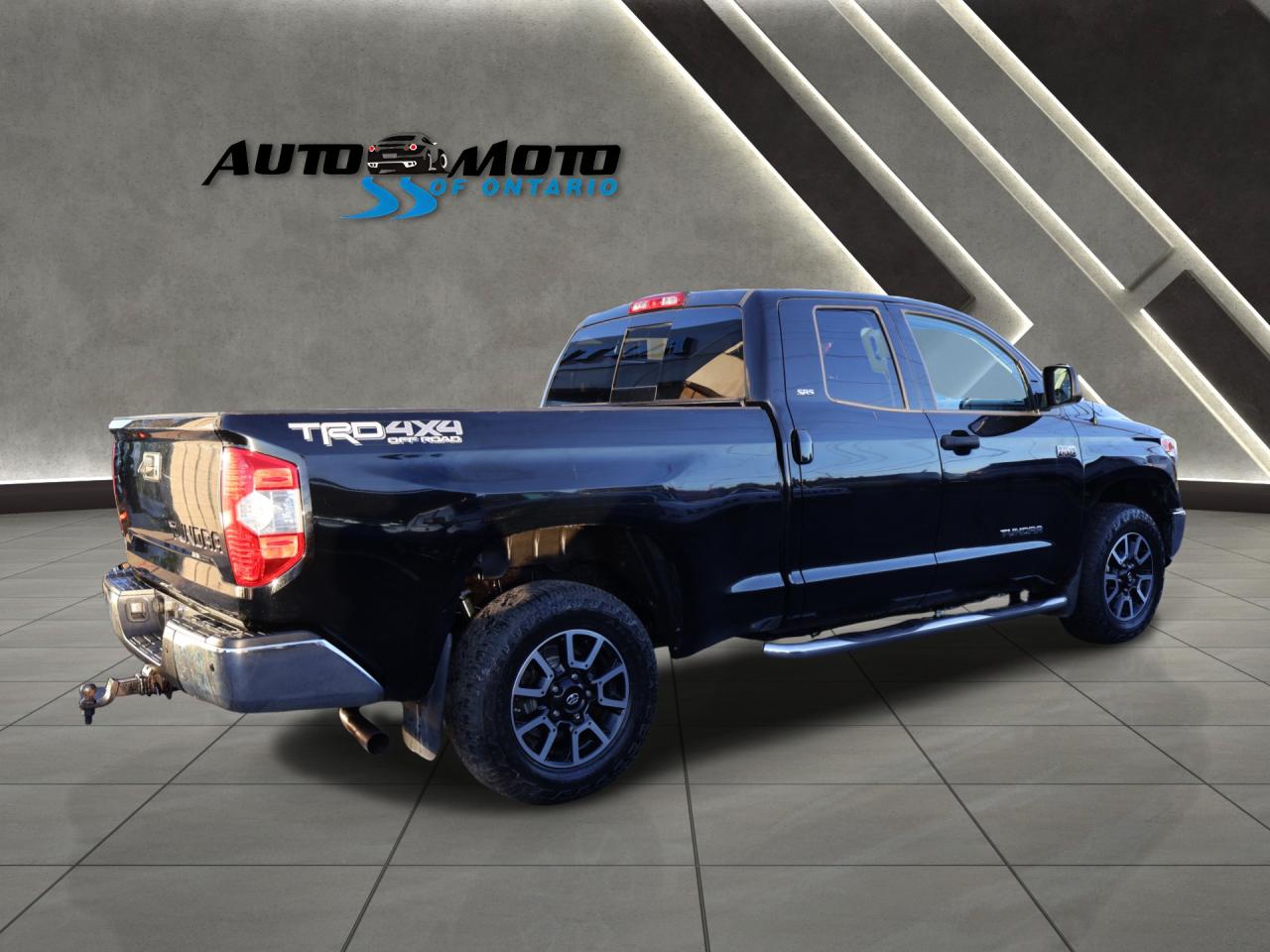 2017 Toyota Tundra V8 SR5-TRD PKG 4WD CERTIFIED *ACCIDENT FREE*TOYOTA MAINTAIN* CAMERA BLUETOOTH HEATED SEATS CRUISE ALLOYS Photo4