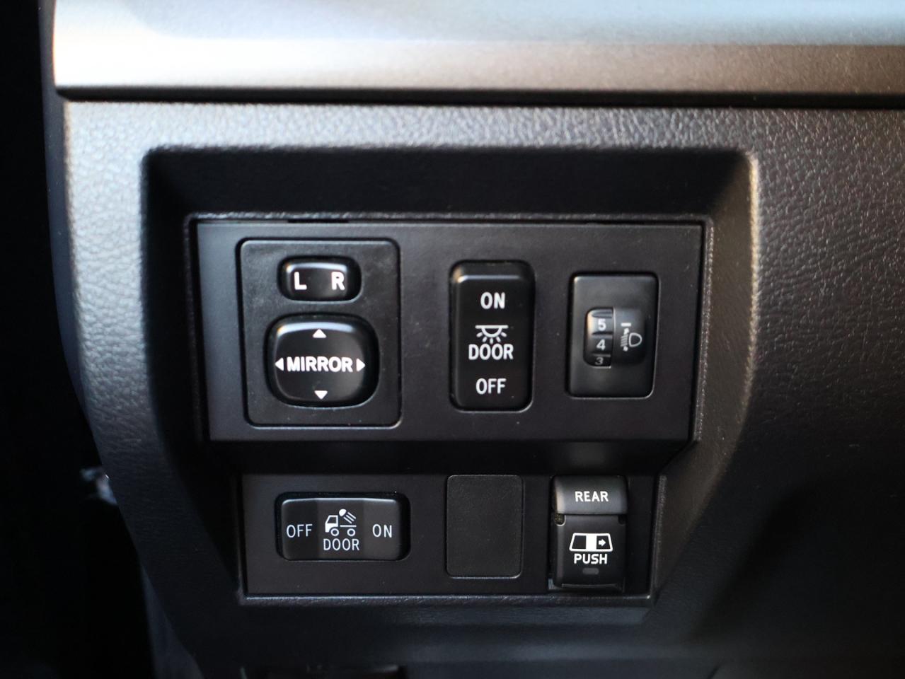 2017 Toyota Tundra V8 SR5-TRD PKG 4WD CERTIFIED *ACCIDENT FREE*TOYOTA MAINTAIN* CAMERA BLUETOOTH HEATED SEATS CRUISE ALLOYS - Photo #25