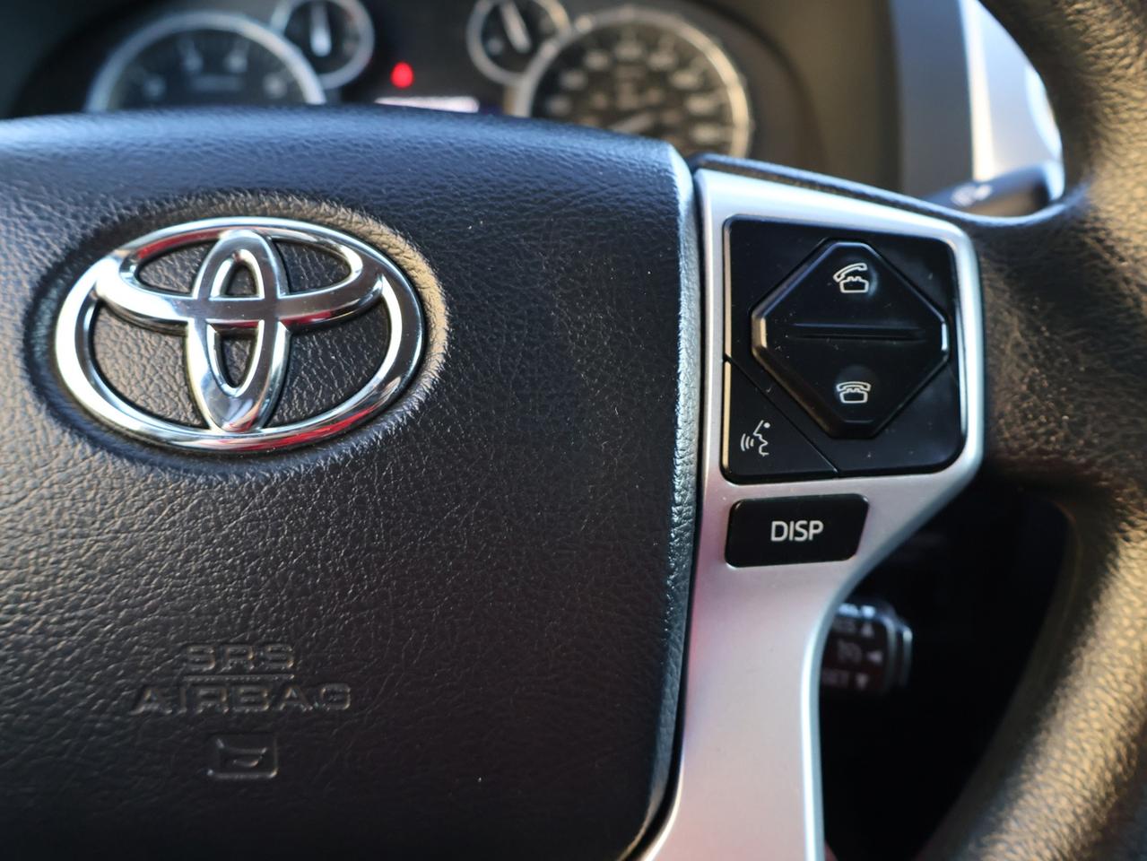 2017 Toyota Tundra V8 SR5-TRD PKG 4WD CERTIFIED *ACCIDENT FREE*TOYOTA MAINTAIN* CAMERA BLUETOOTH HEATED SEATS CRUISE ALLOYS Photo