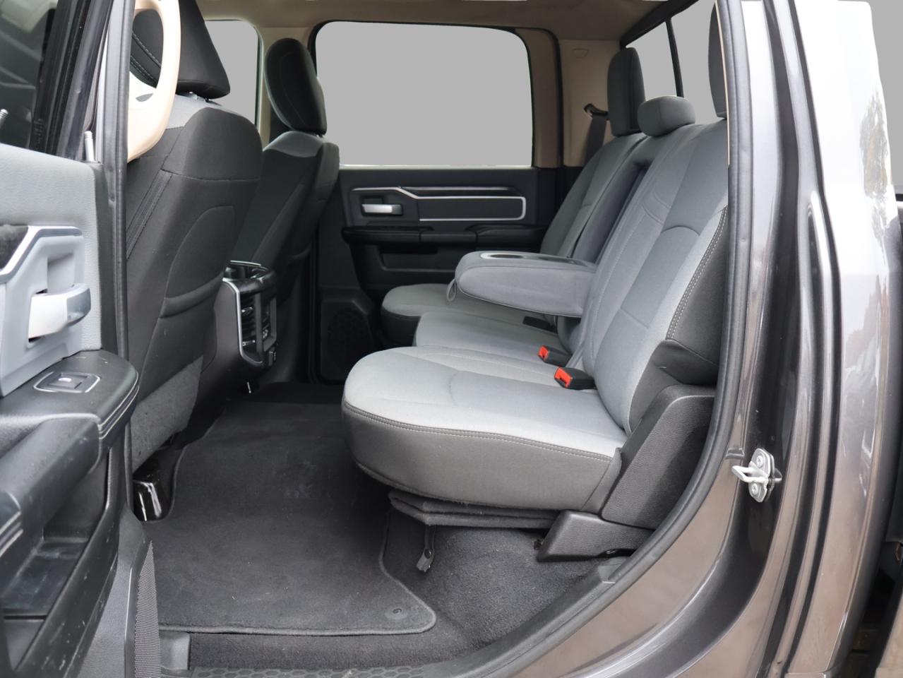 2020 RAM 2500 BIG HORN HEMI 4WD CERTIFIED *ACCIDENT FREE* CAMERA BLUETOOTH HEATED SEATS/STEERING CRUISE ALLOYS Photo