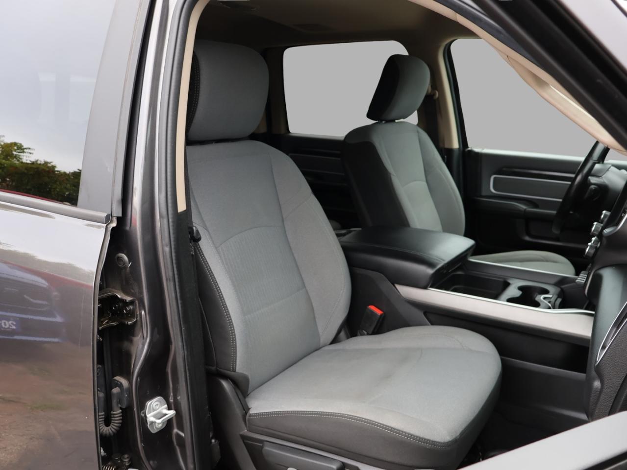 2020 RAM 2500 BIG HORN HEMI 4WD CERTIFIED *ACCIDENT FREE* CAMERA BLUETOOTH HEATED SEATS/STEERING CRUISE ALLOYS Photo