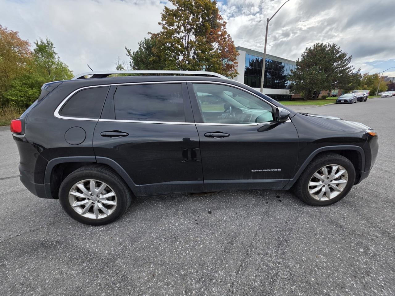 2015 Jeep Cherokee Limited 4WD - Photo #6