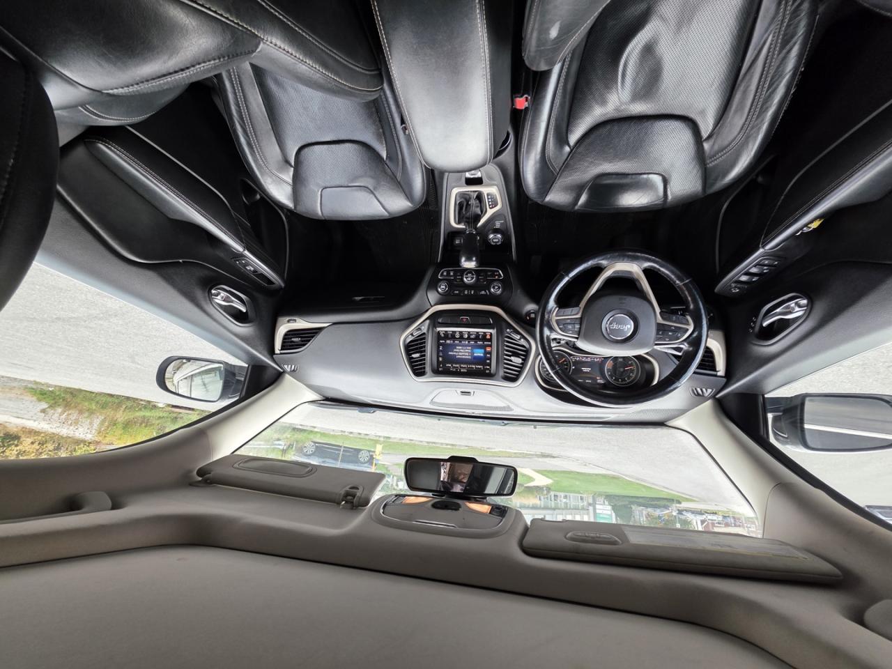 2015 Jeep Cherokee Limited 4WD - Photo #10