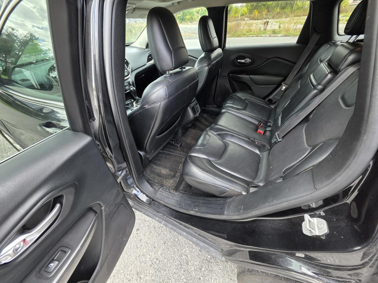 2015 Jeep Cherokee Limited 4WD - Photo #11